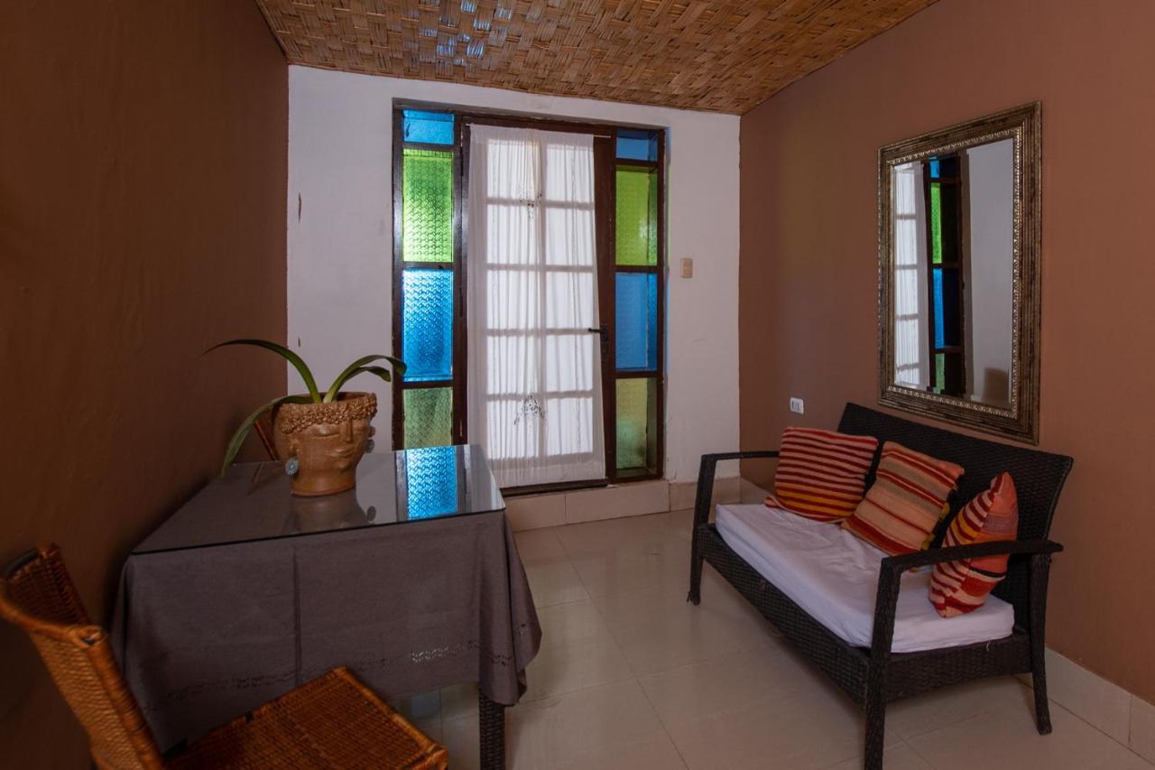 Hotel Pat'Ta Hoiri ซานเปโดร เด อาตากามา ภายนอก รูปภาพ