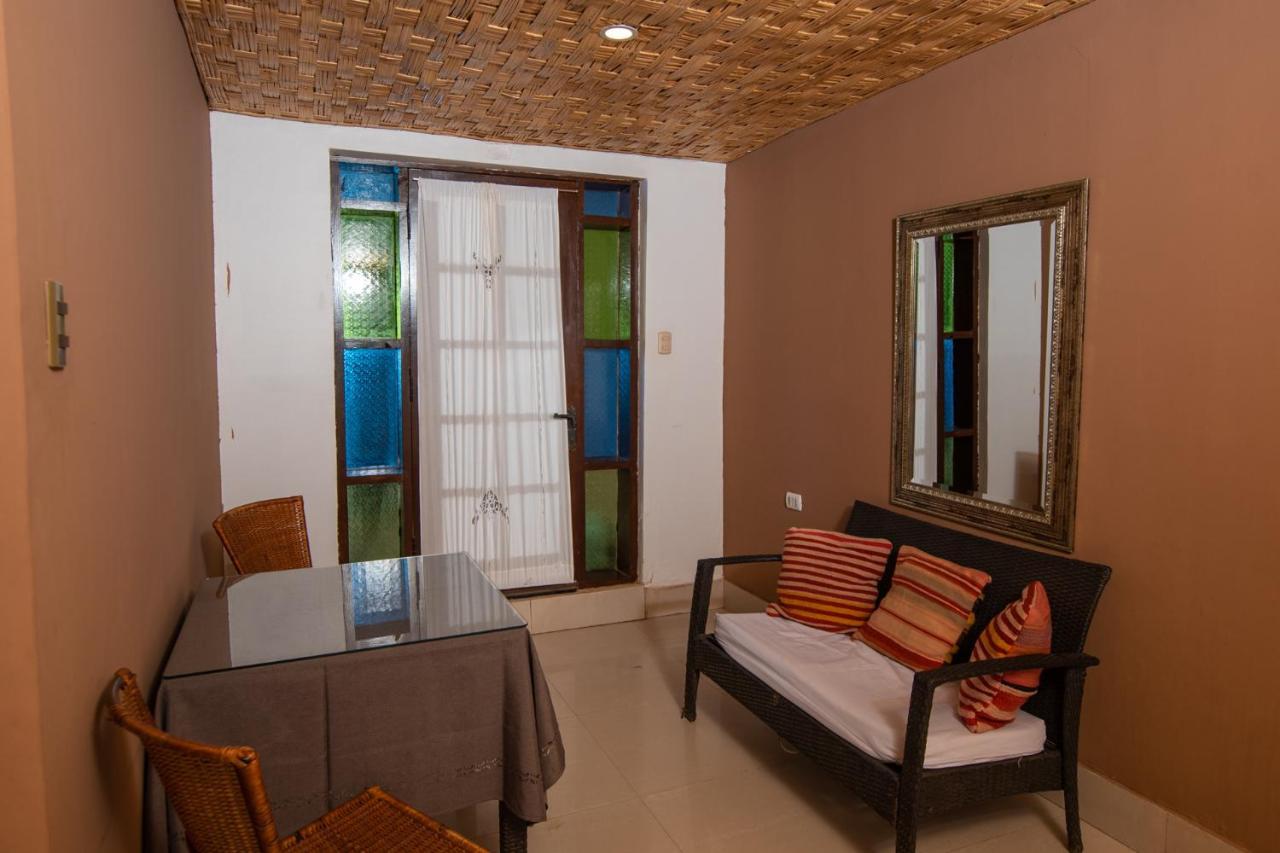 Hotel Pat'Ta Hoiri ซานเปโดร เด อาตากามา ภายนอก รูปภาพ