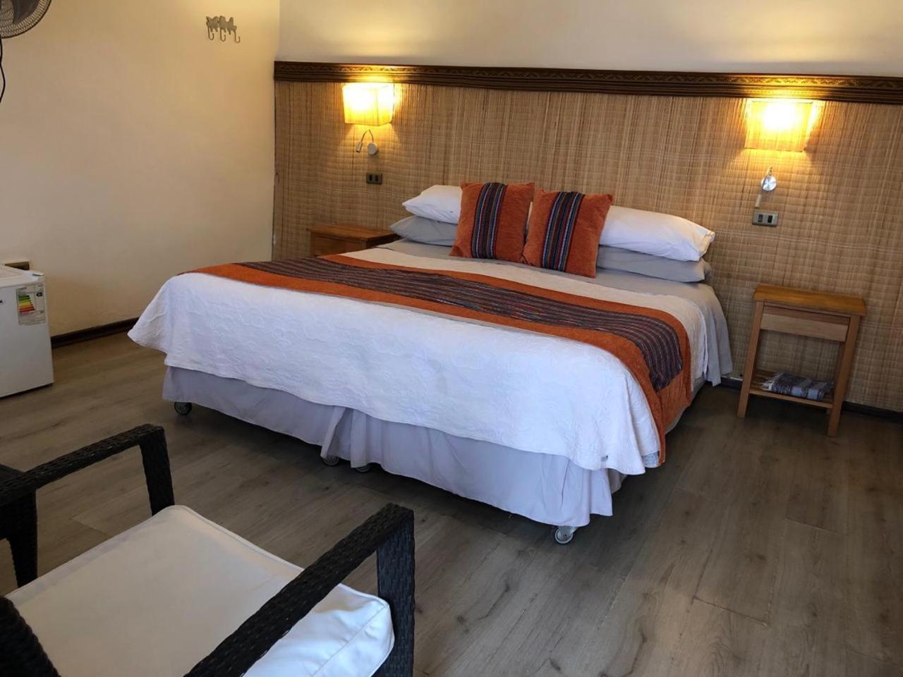 Hotel Pat'Ta Hoiri ซานเปโดร เด อาตากามา ภายนอก รูปภาพ