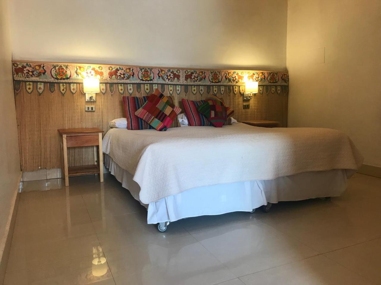 Hotel Pat'Ta Hoiri ซานเปโดร เด อาตากามา ภายนอก รูปภาพ